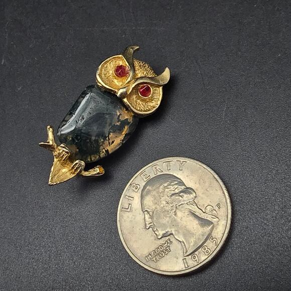 Vintage Green Moss Agate Gemstone Owl Brooch Gold Tone Red Eyes - Picture 6 of 7